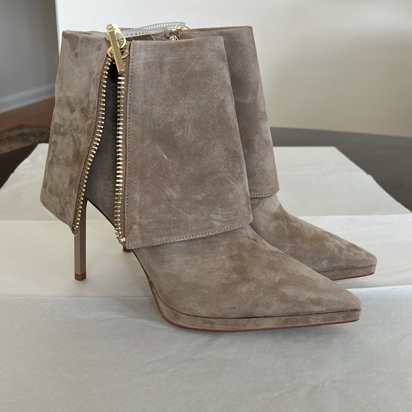 Steve Madden Renee Suede Foldover Point Toe Booties - Picture 8 of 9